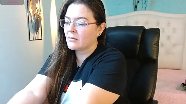 MsJossie: απευθείας συνομιλία ΧΧΧ