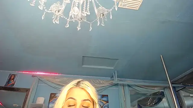 Chatroom XXX en direct de ADRIANNA_FOX