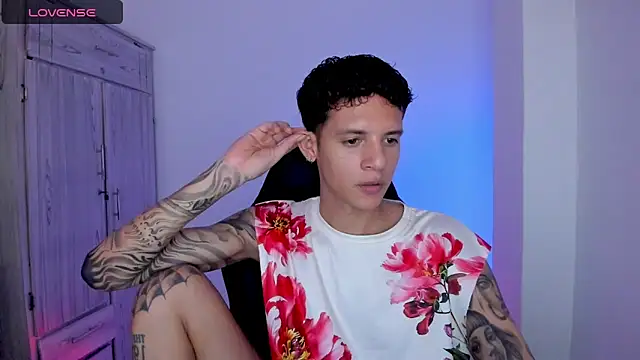 tylernova webcam show