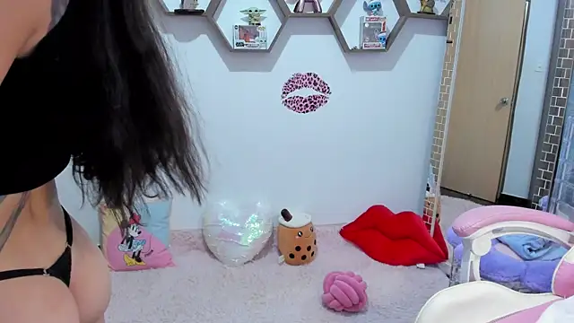 SharonSander 即時 XXX 聊天