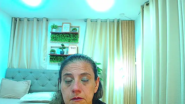 XXX chat uživo modela sasi_luna