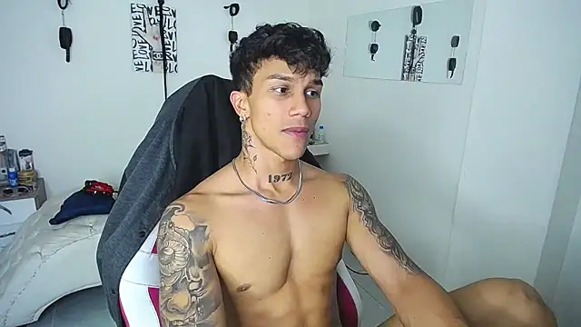 Leonard_Price Live XXX-chat