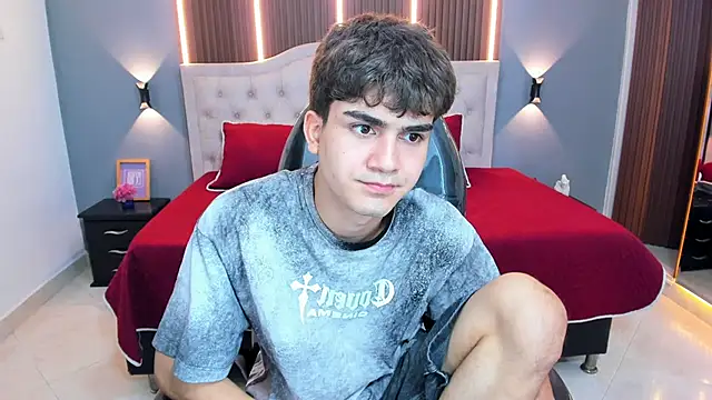 Czat XXX na żywo – Tommy18__