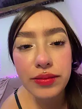 Chat +18 de Miakittyyy ao vivo