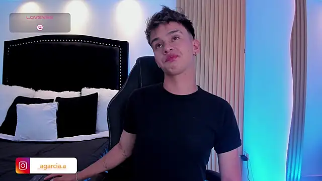 LiamWildx20 élő XXX-chatje