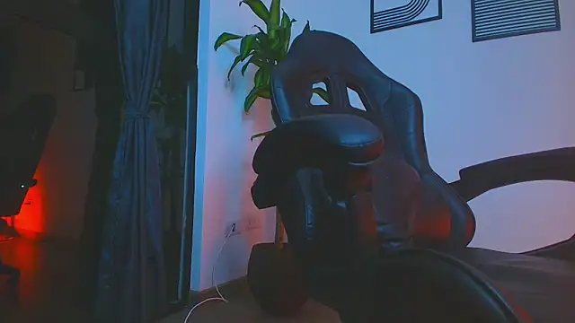 ALPHA_DOMINUS_ élő XXX-chatje