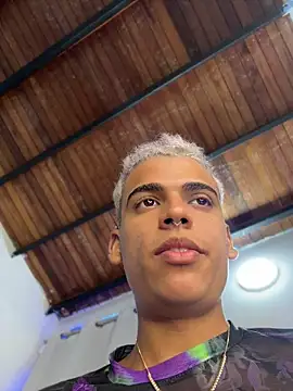 PrincesLeo live XXX chat