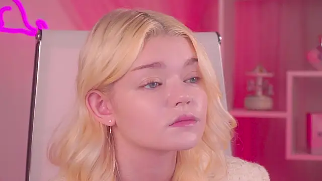 AdeleCartier's Live XXX Chat