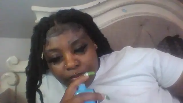 Chatroom XXX en direct de Dusaa_