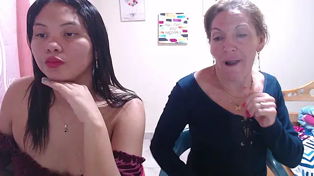 juliachannelhot's Live XXX Chat