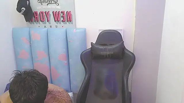 liam_play élő XXX-chatje