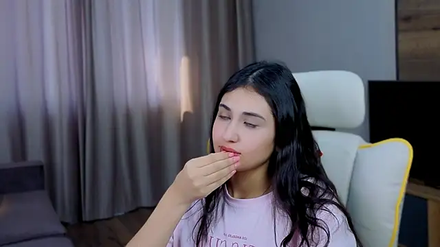 Онлайн чат XXX honeylanaa
