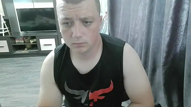 Show modela gamblingbum na web-kameri