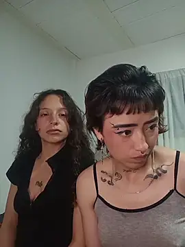 AlexxaAndRileyy's Live XXX Chat