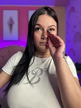 Živá chatovací místnost Megaan__More