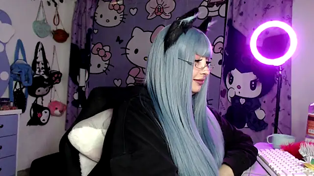 lussyevans24 live XXX chat