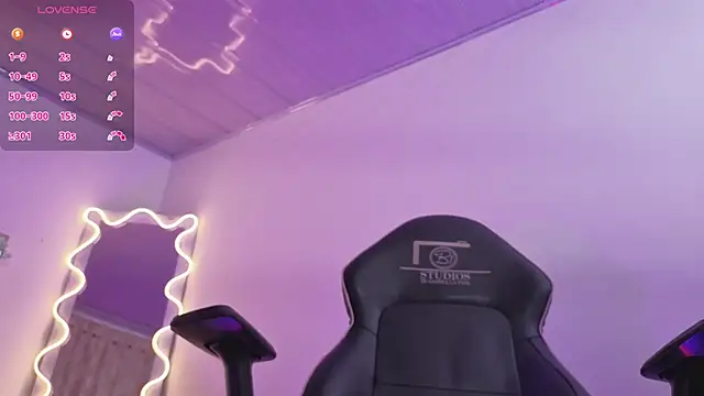 ZURY_TAY Live Chatraum