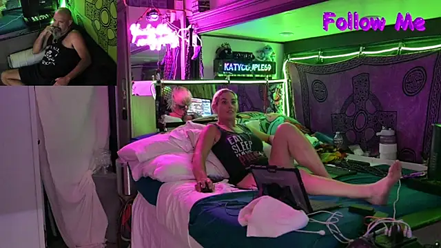 Show de Katycouple69 na webcam