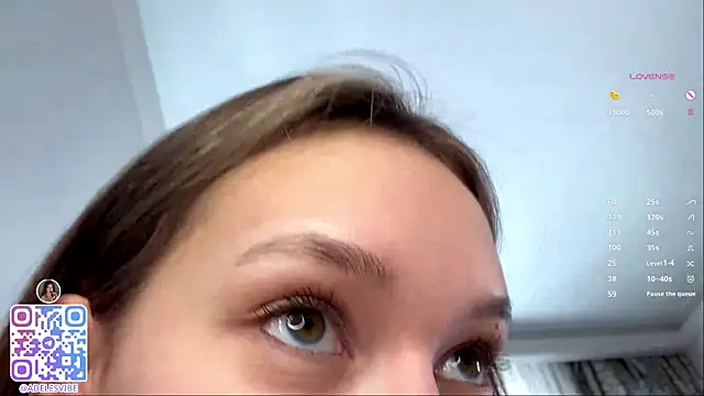 Adeles_vibes' Live XXX Chat