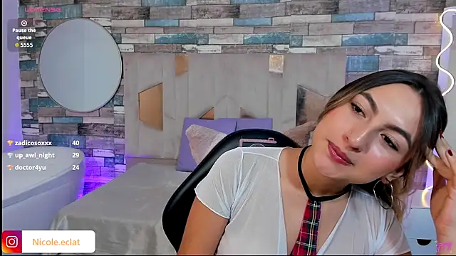 Chat +18 de cloe_1tay ao vivo