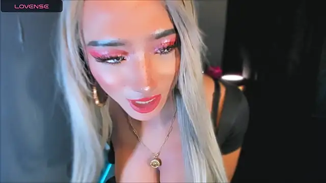 Webkamerová show xUrGoddess_JheySluttyx