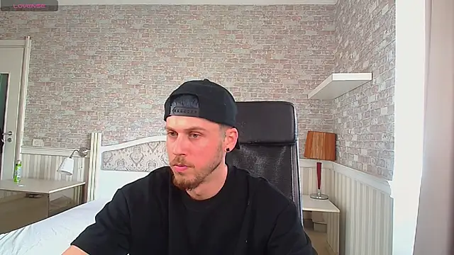 JonahShaw Live XXX Chat