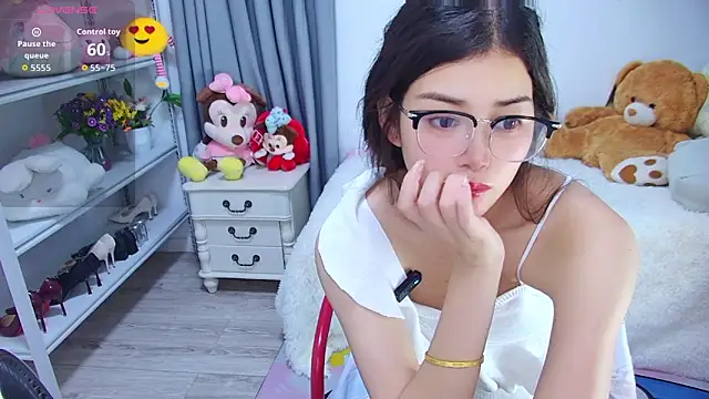 QinQin-888 网络视讯表演