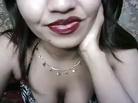 XXX chat uživo modela Naughtyy-_amisha