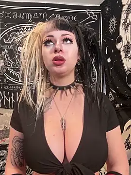 Chat +18 de Paige_Turner ao vivo