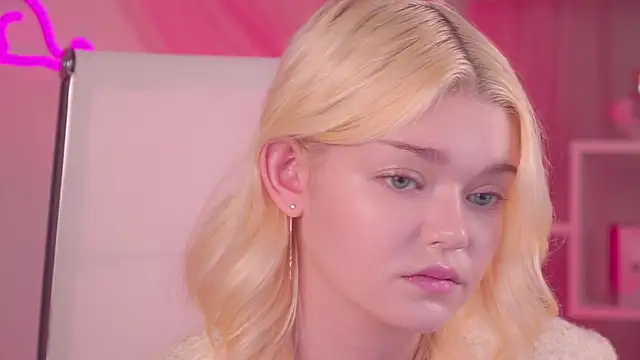 AdeleCartier's Live XXX Chat