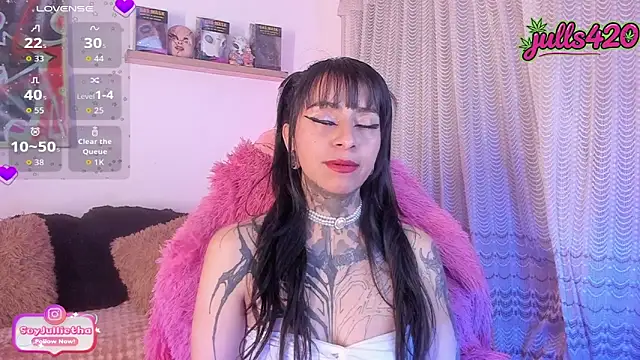 Chatroom XXX en direct de Julls420_