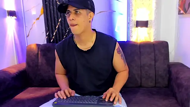 dominic_connor Webcam Show
