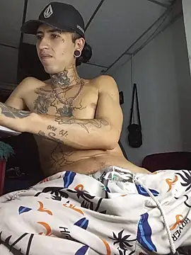 Tattoboy19cm Show in webcam