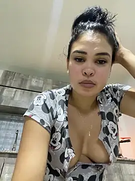 FOX_LATINA live XXX chat