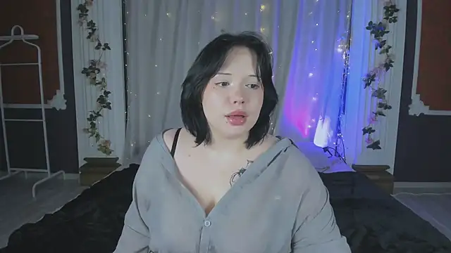 Czat XXX na żywo – KittyNuarr