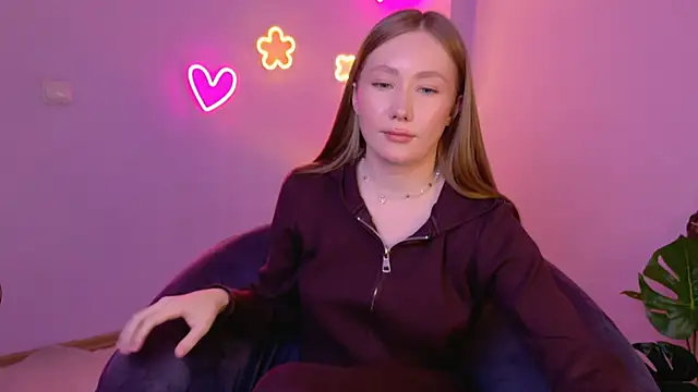 EllyColins Adlı Modelin Canlı Sohbet Odası