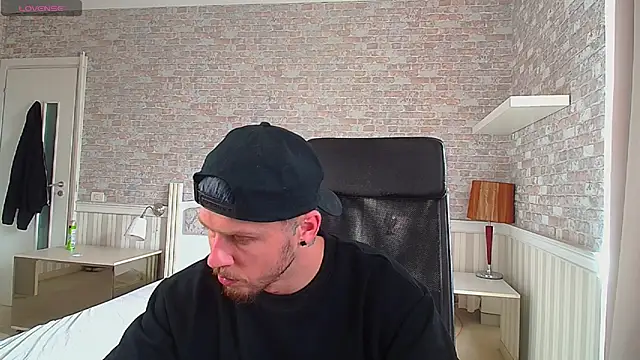 JonahShaw Live XXX Chat