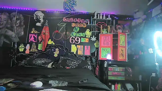 Chat soba uživo modela Splash_Queen420
