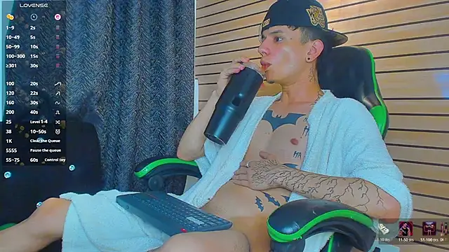 TheBatMansion élő XXX-chatje