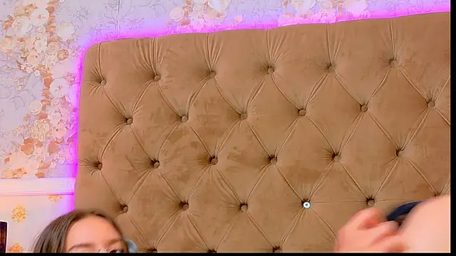 XXX chat uživo modela CoraVex