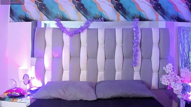 Chat +18 de IsaDiiaz ao vivo