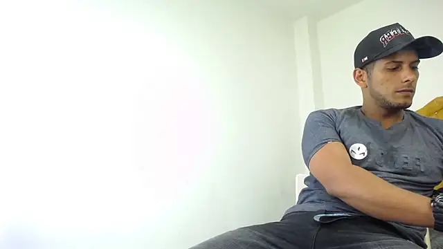 Chris_Dick23 – Live XXX-chat