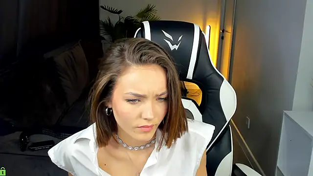 Leslie_Scott Chat XXX in diretta