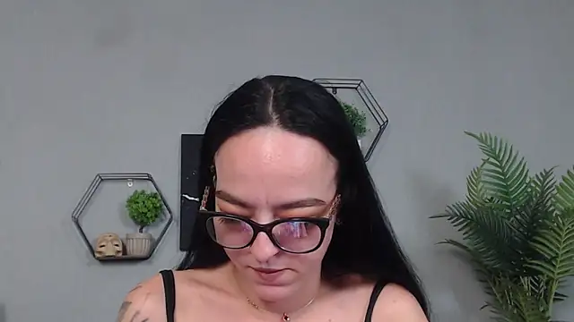 Chat +18 de IzabelllNoir ao vivo