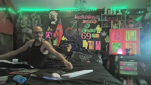 Splash_Queen420 élő XXX-chatje