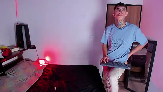 Živý XXX chat Darwinstark_