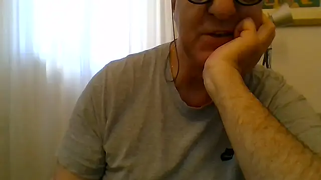 ANONIMO7735 Chat XXX in diretta