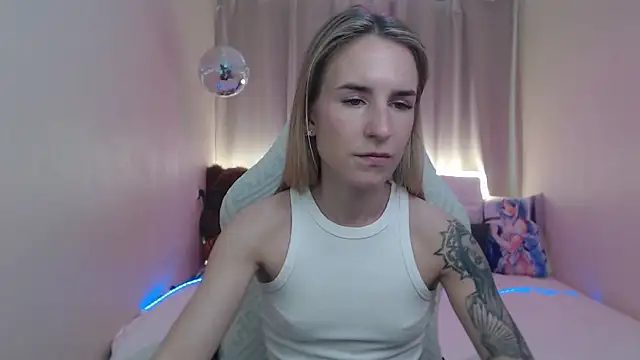 Вебкам-шоу DeboraHorny