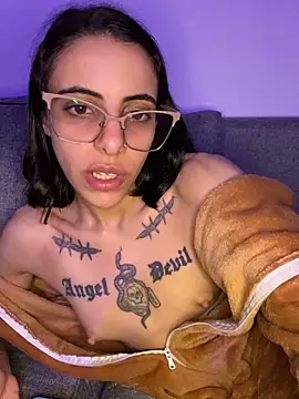 Poison_Ivy_29 – Naživo XXX chat