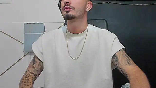 BrandonTate Chat XXX in diretta